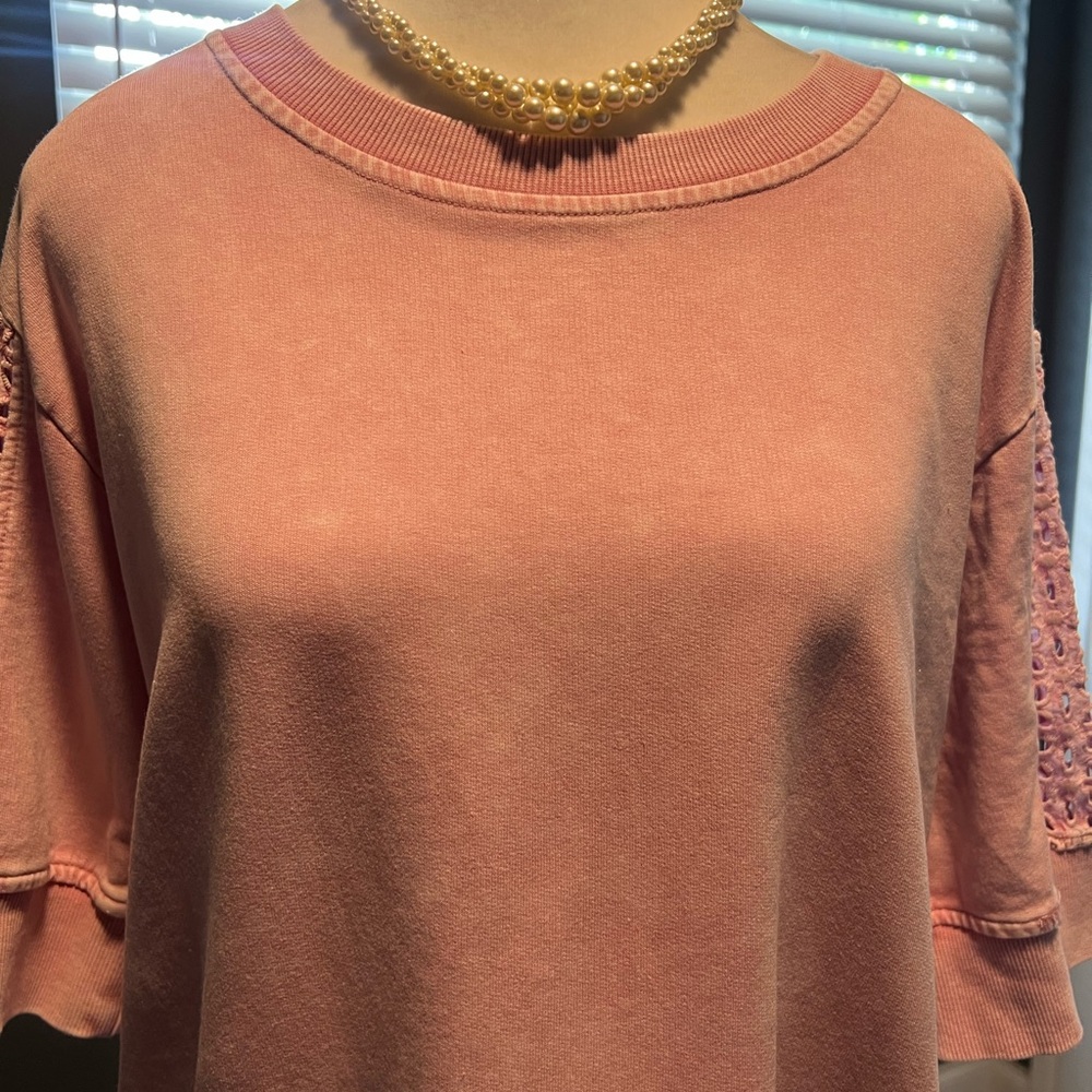 NWOT Pink Ombre Lace Sleeve Women's Top. - Picture 4 of 6